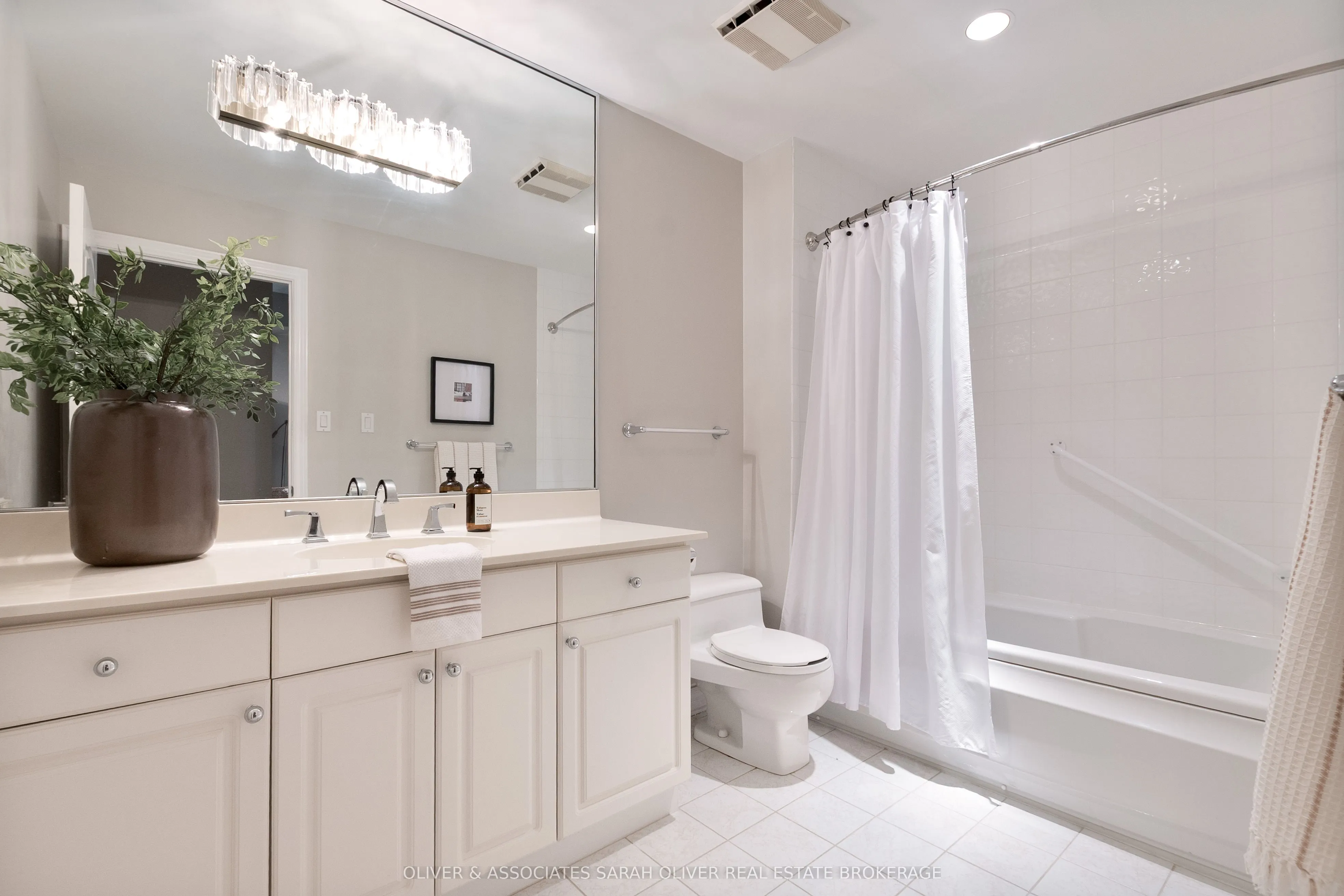 250 Sydenham Street, #210