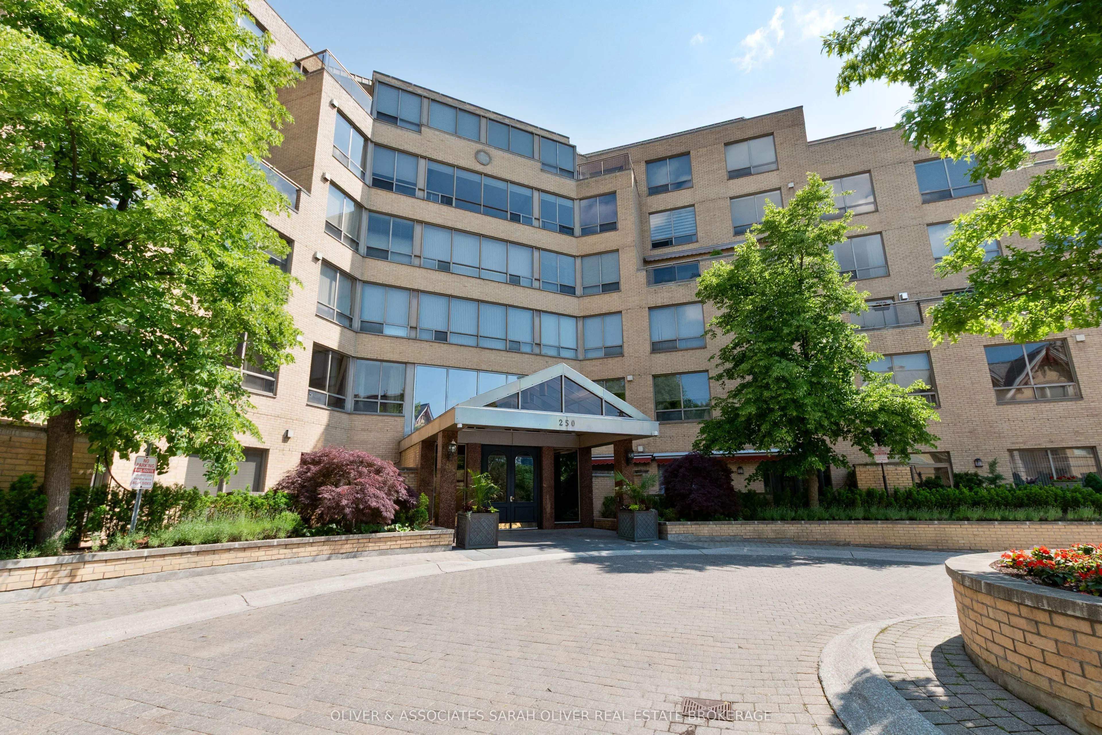 250 Sydenham Street, #210