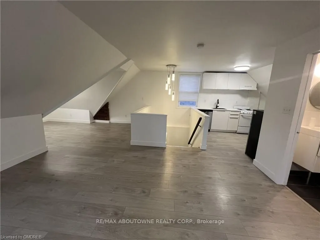 49 fairleigh Avenue S, #3