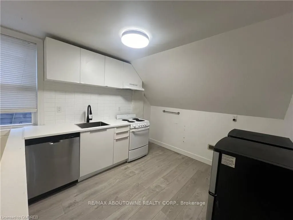 49 fairleigh Avenue S, #3
