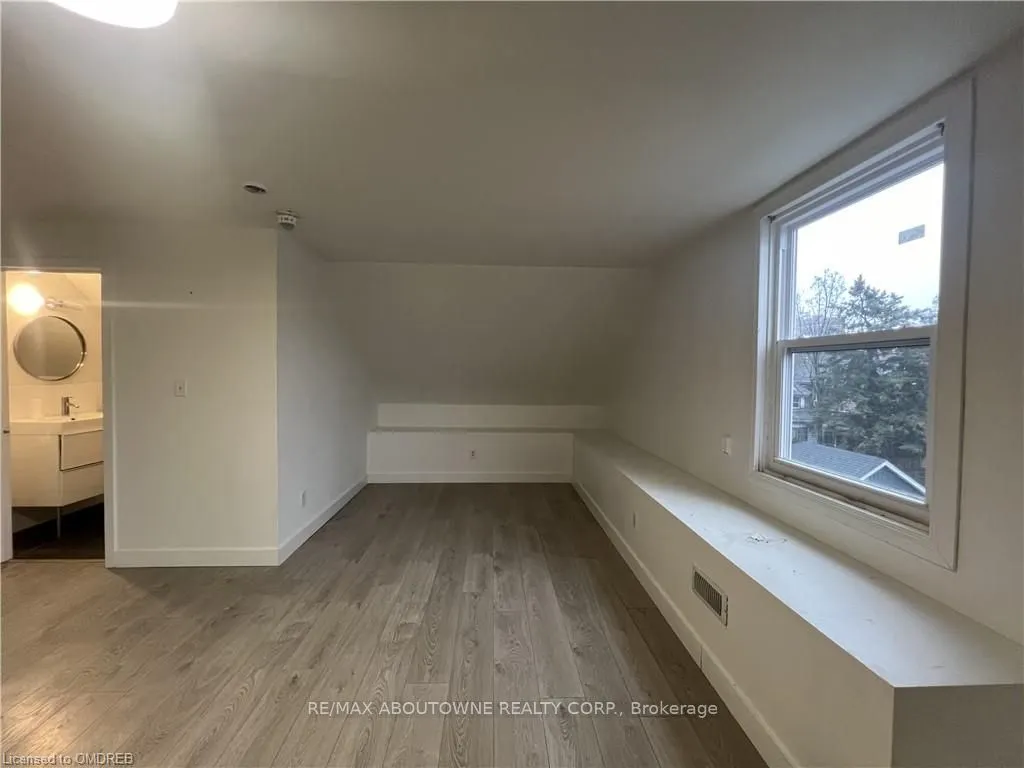 49 fairleigh Avenue S, #3