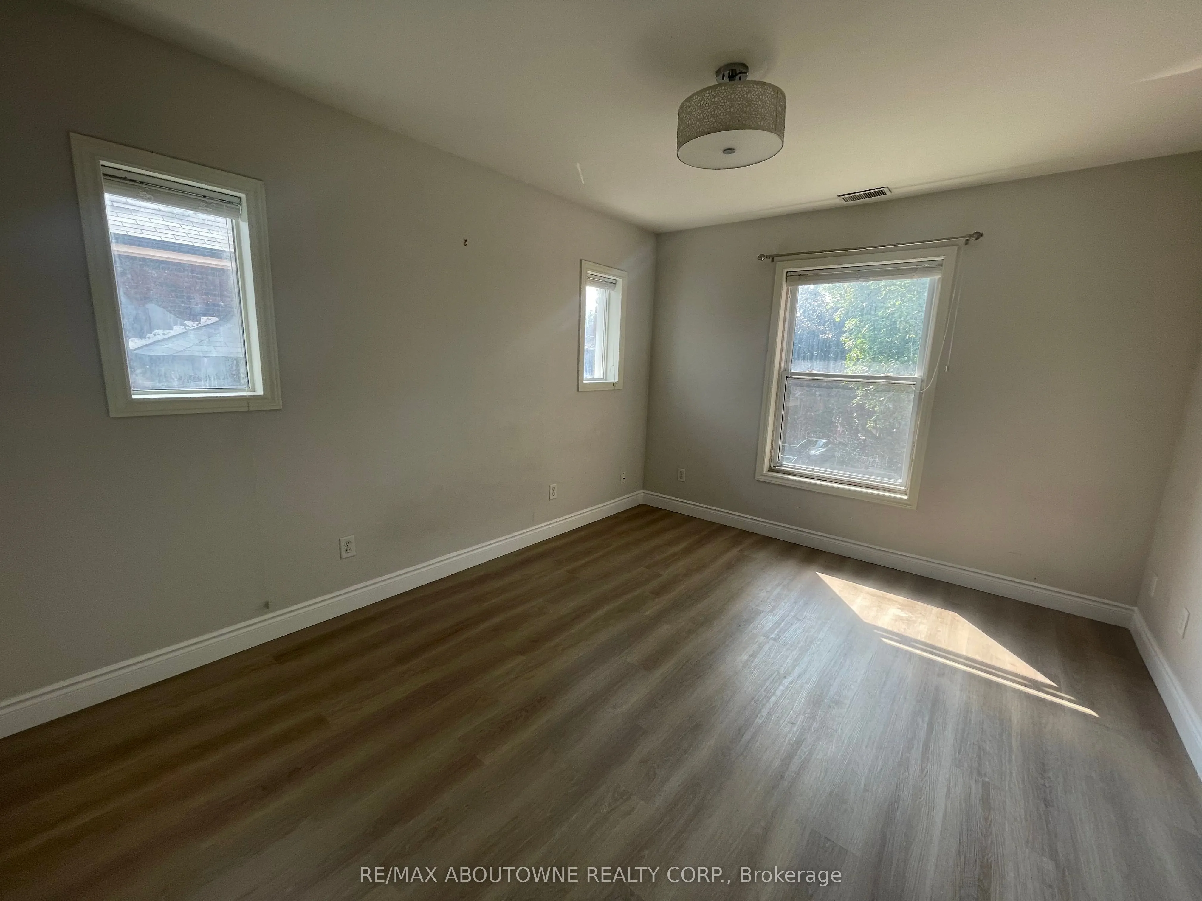 49 Fairleigh Avenue S, #2