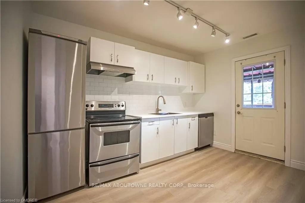 49 Fairleigh Avenue S, #2