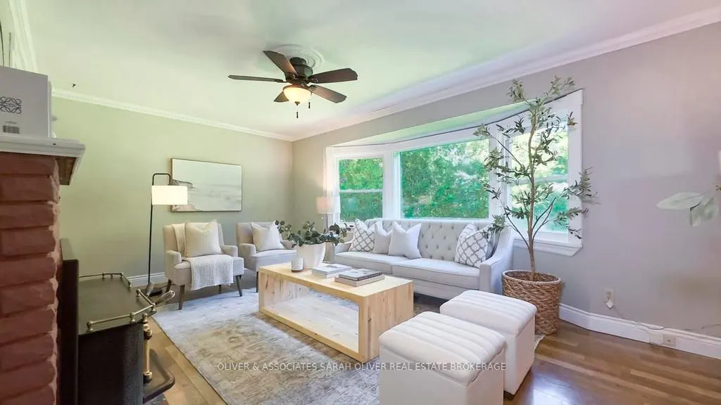2487 Oxford Street W