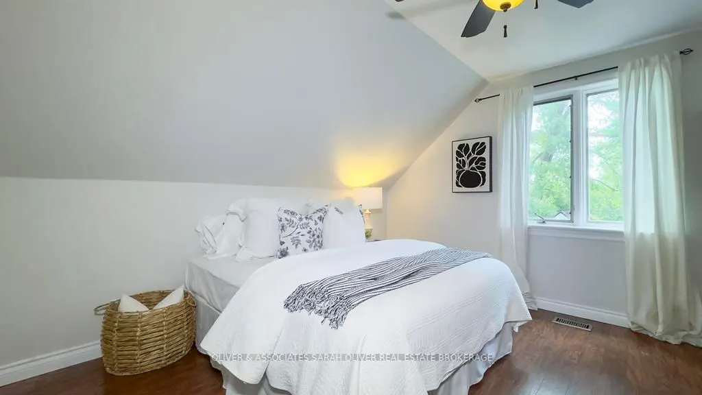 2487 Oxford Street W
