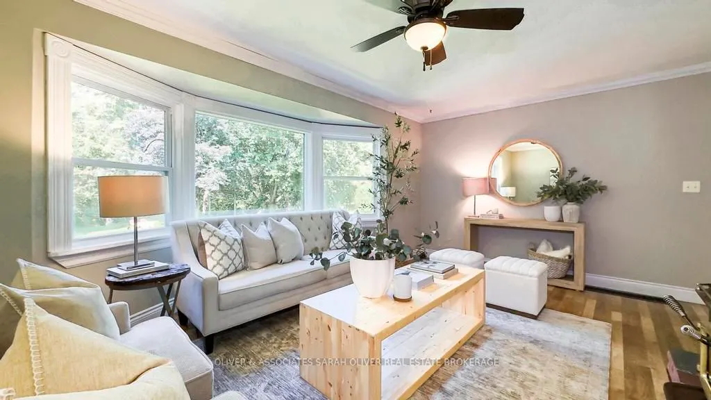 2487 Oxford Street W
