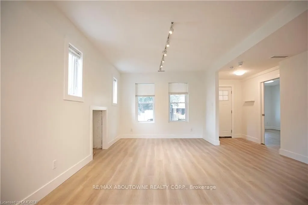 49 Fairleigh Avenue S, #1