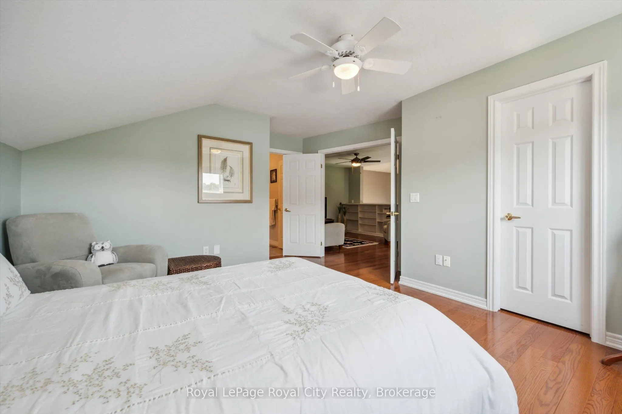 105 Riverwalk Place