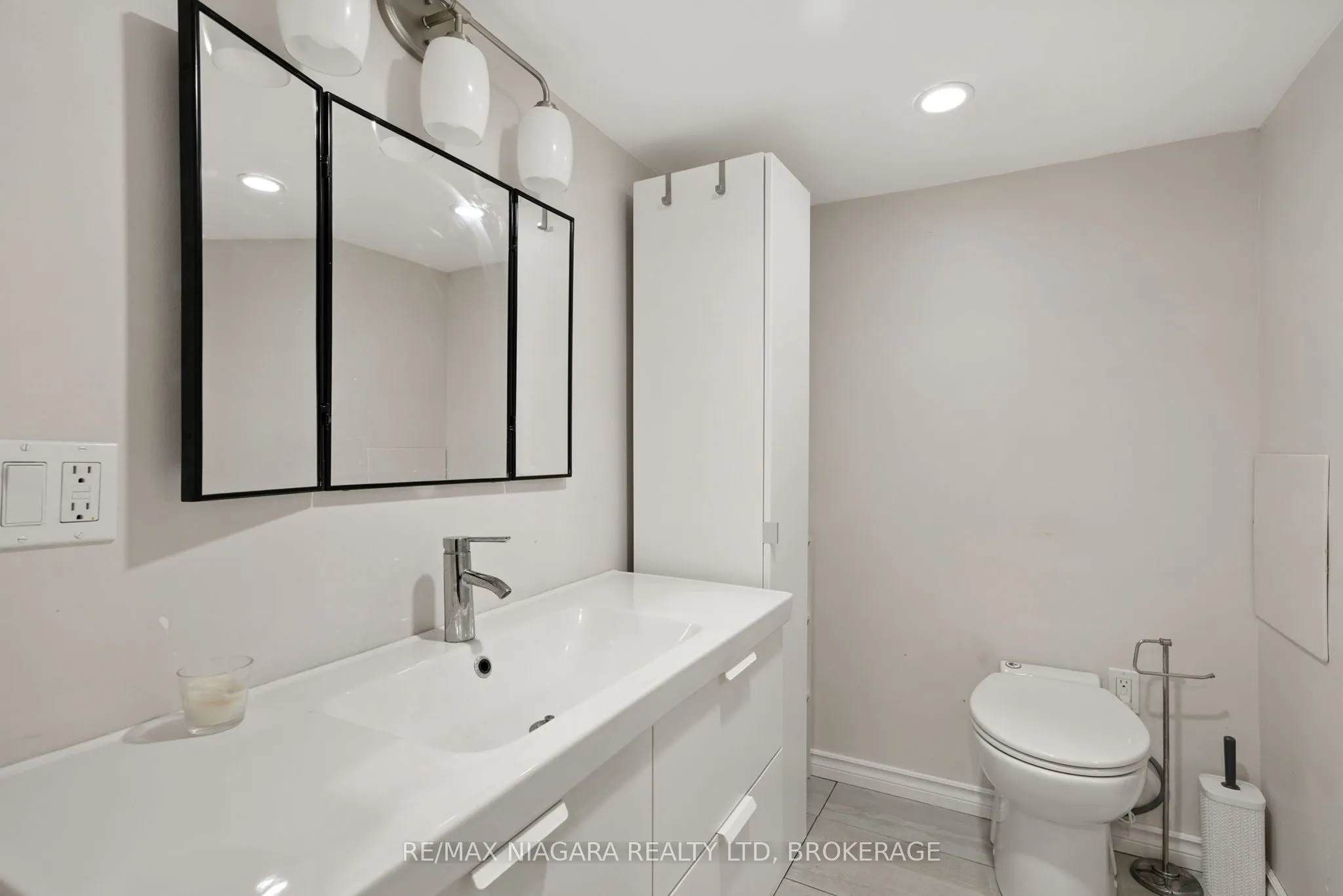 4 Woodland Avenue