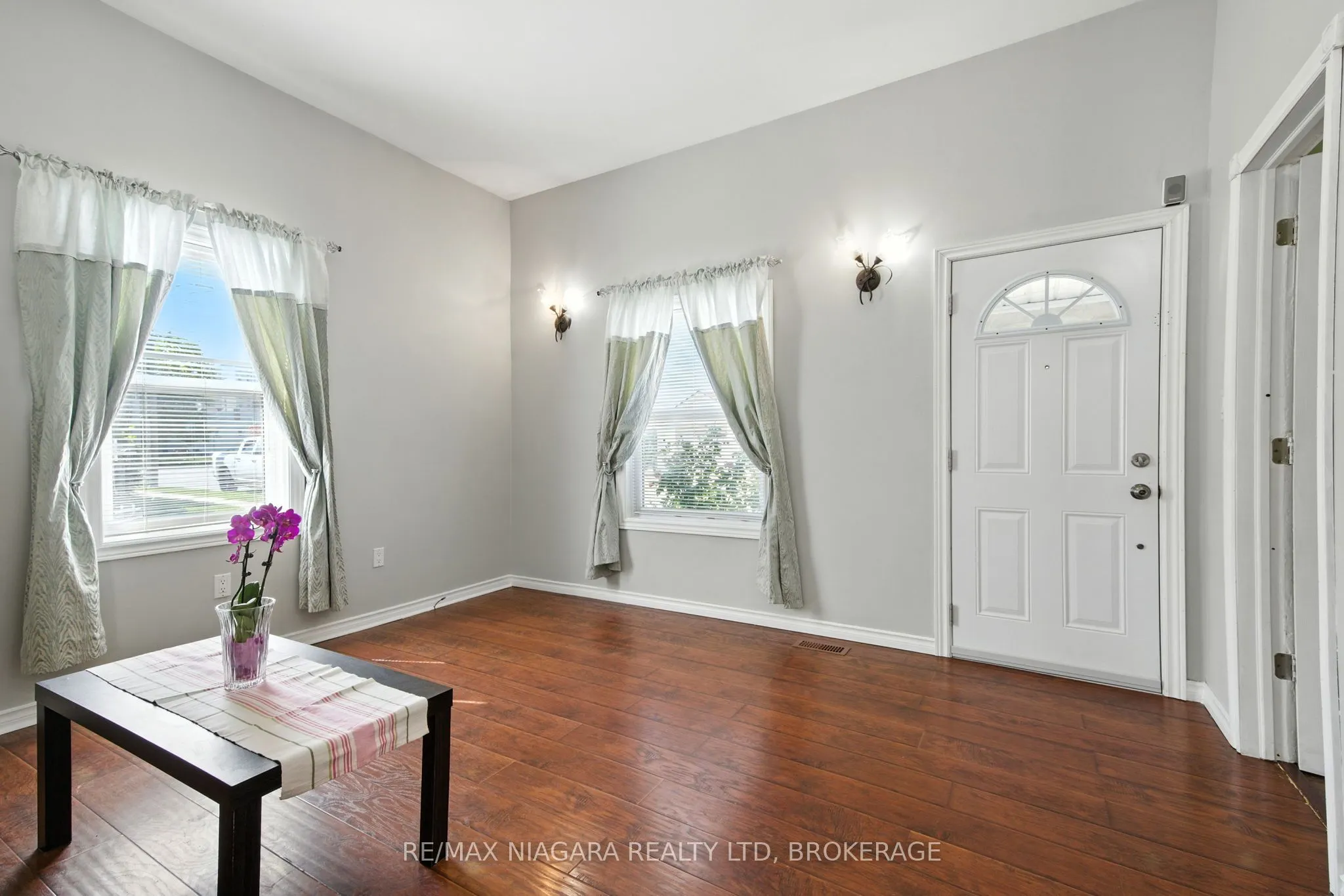 4 Woodland Avenue