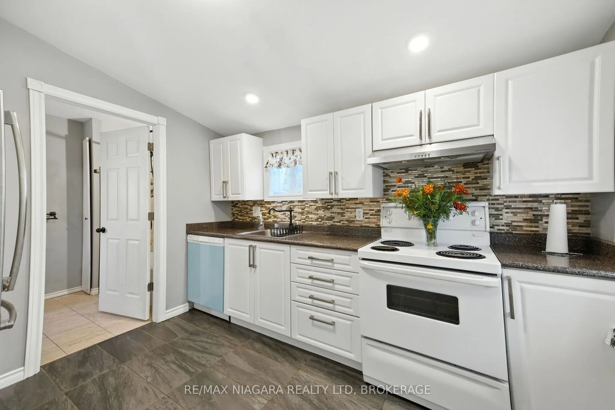 4 Woodland Avenue