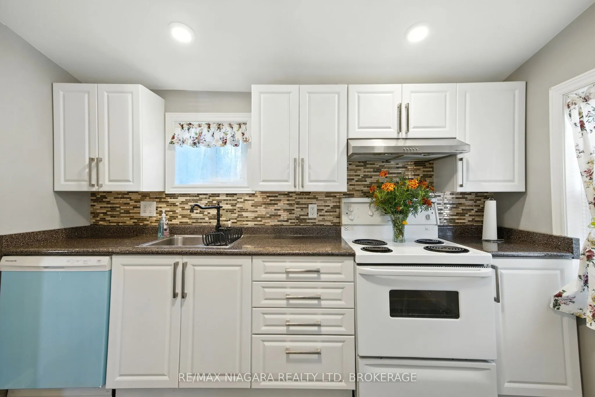 4 Woodland Avenue