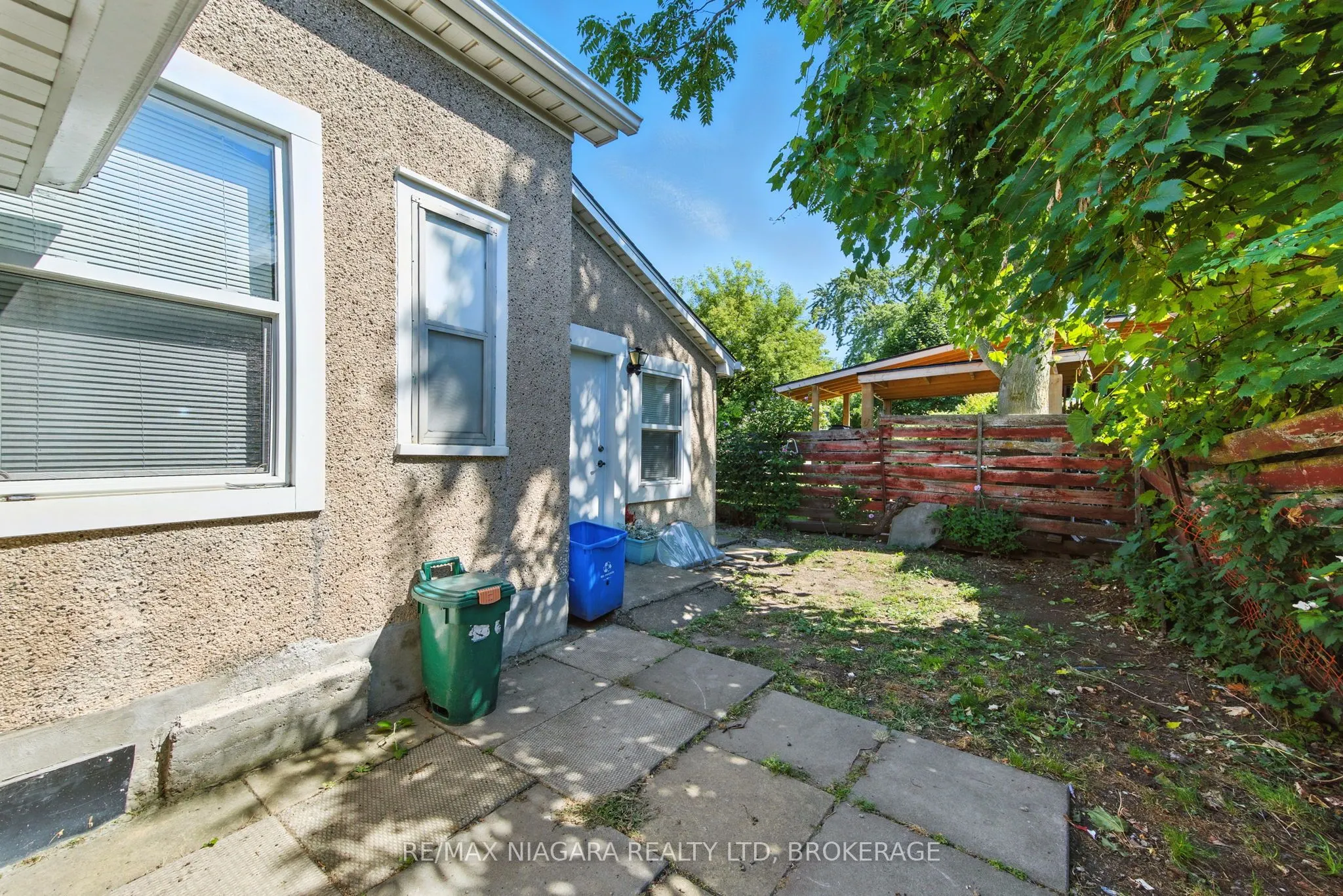 4 Woodland Avenue