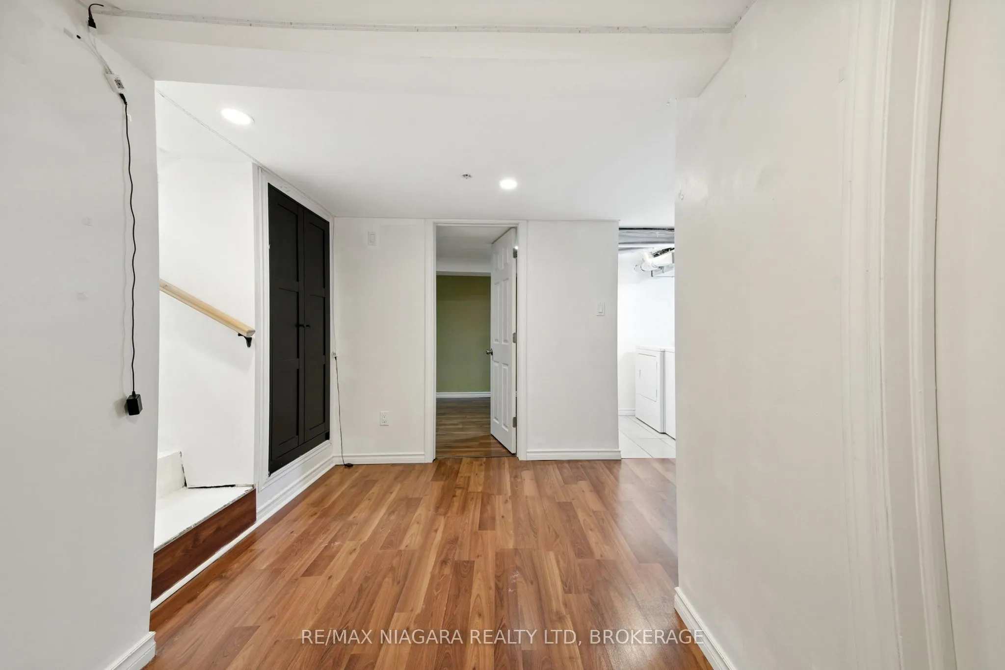 4 Woodland Avenue