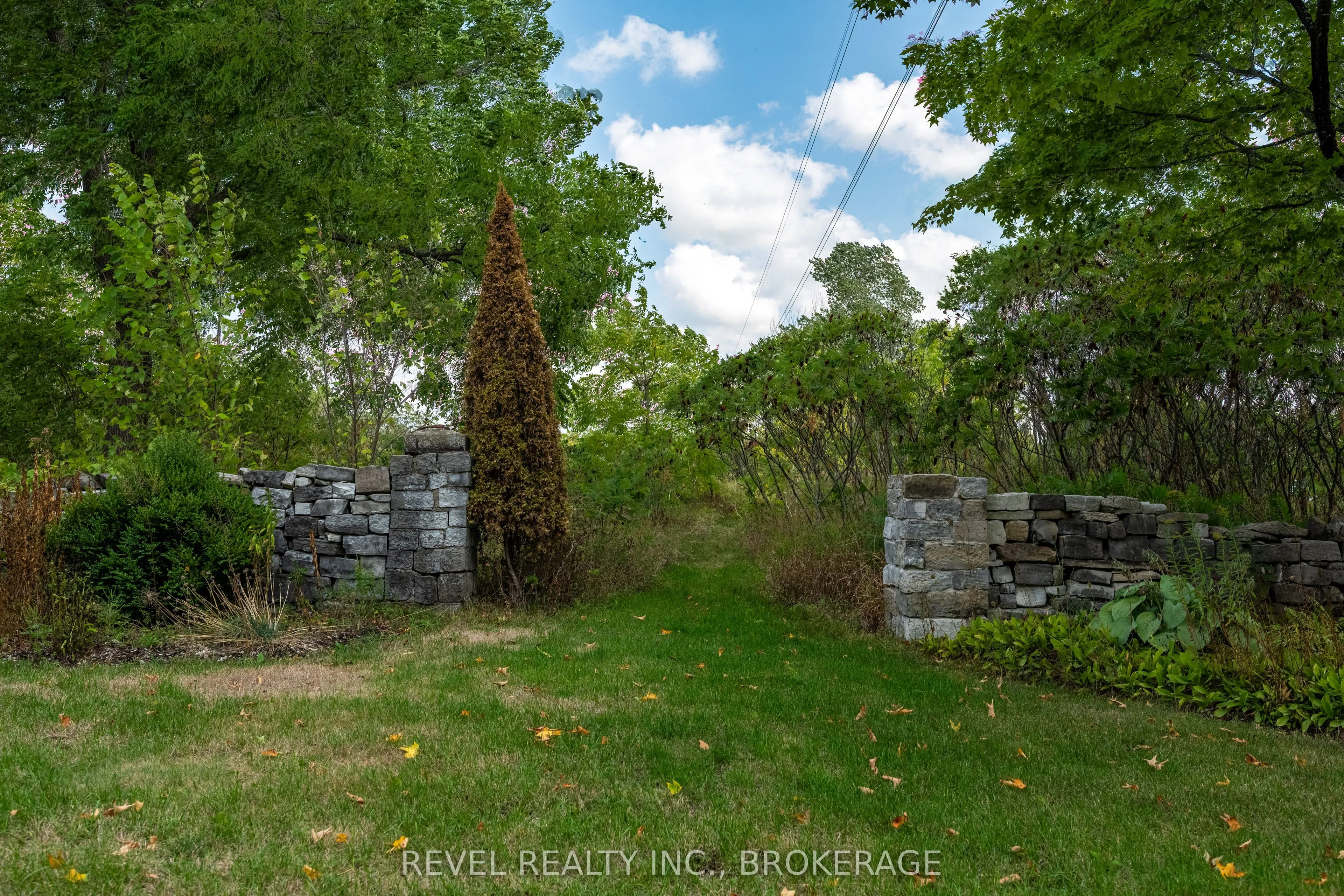 4247 Henderson Road