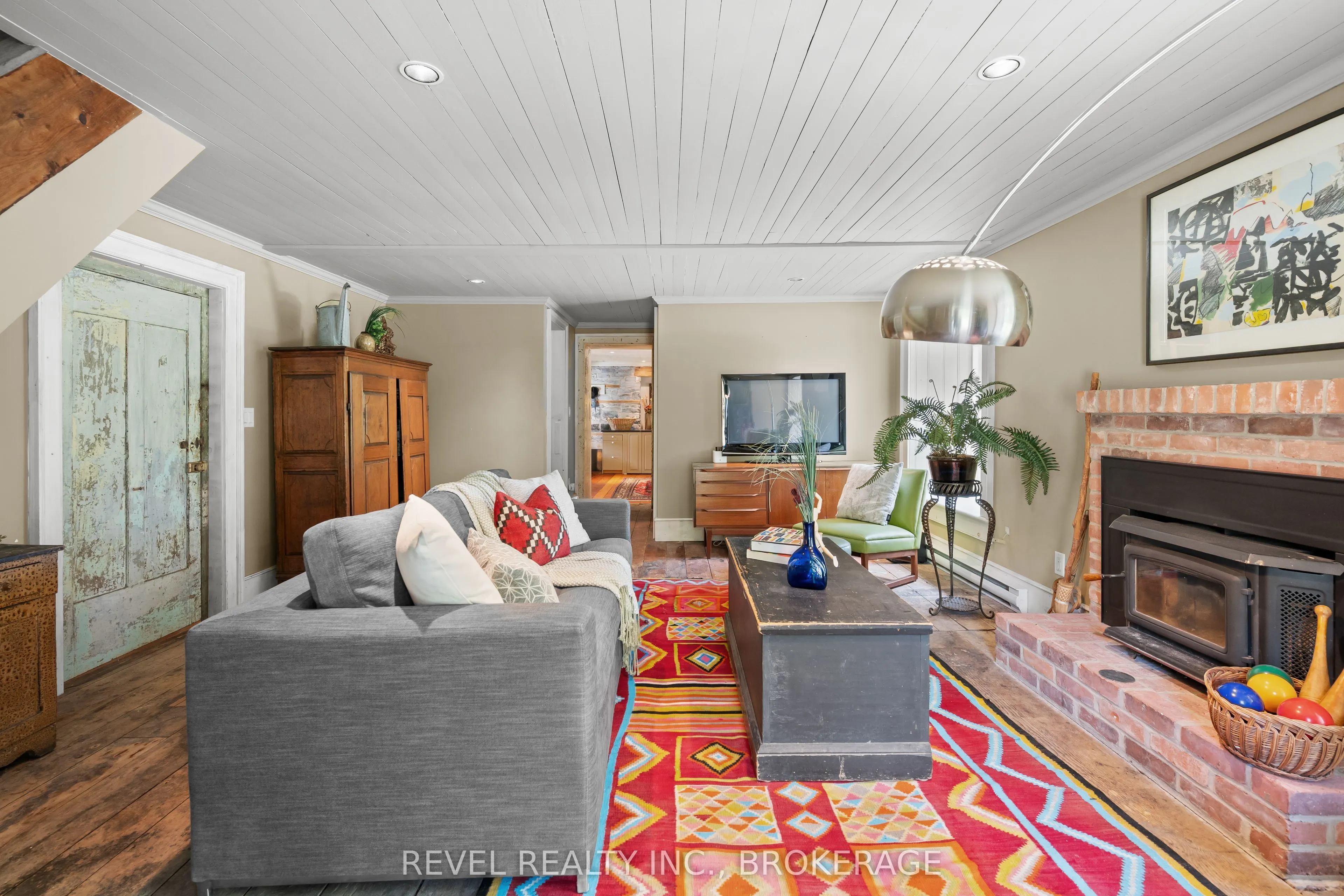 4247 Henderson Road