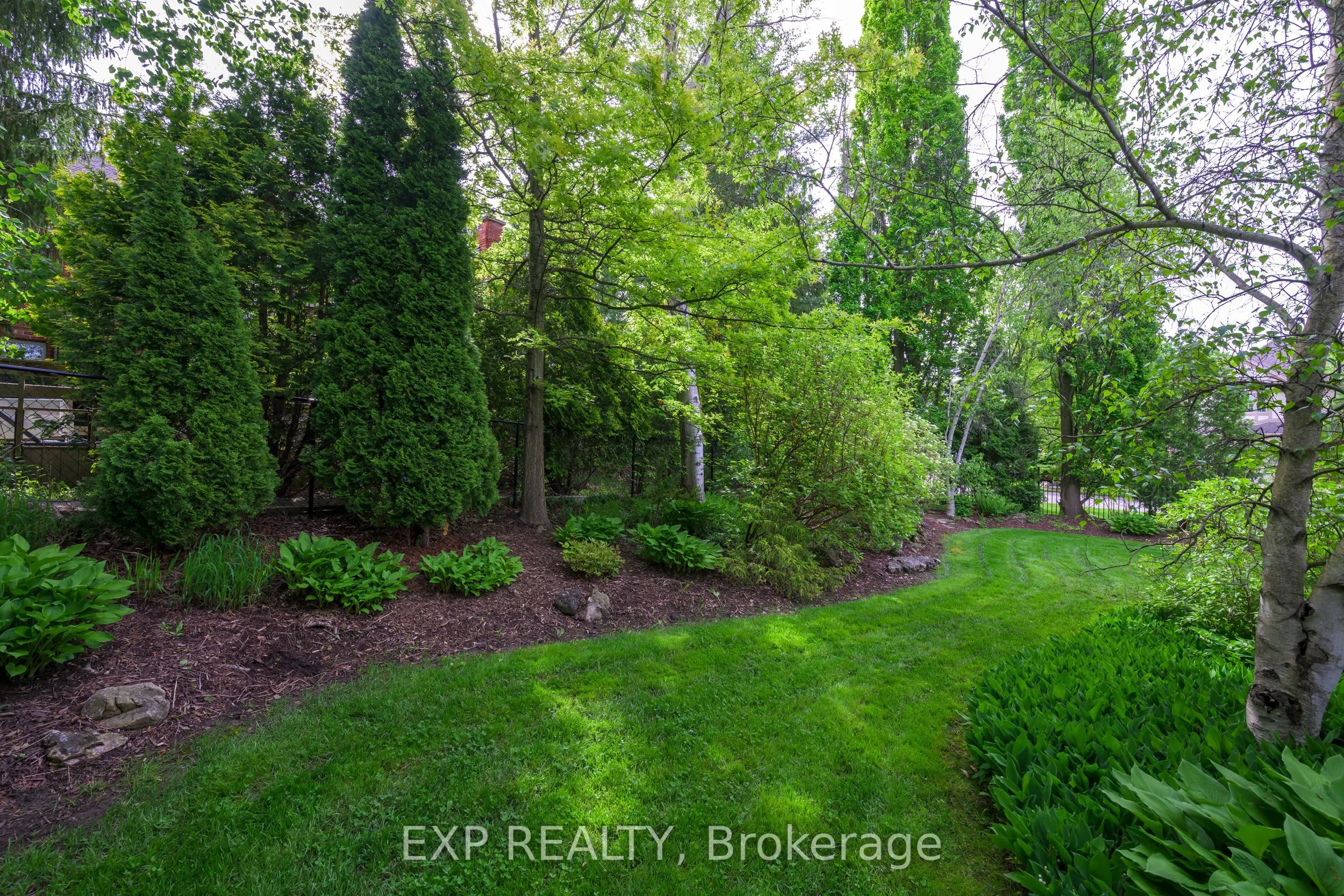 22 Glenridge Crescent