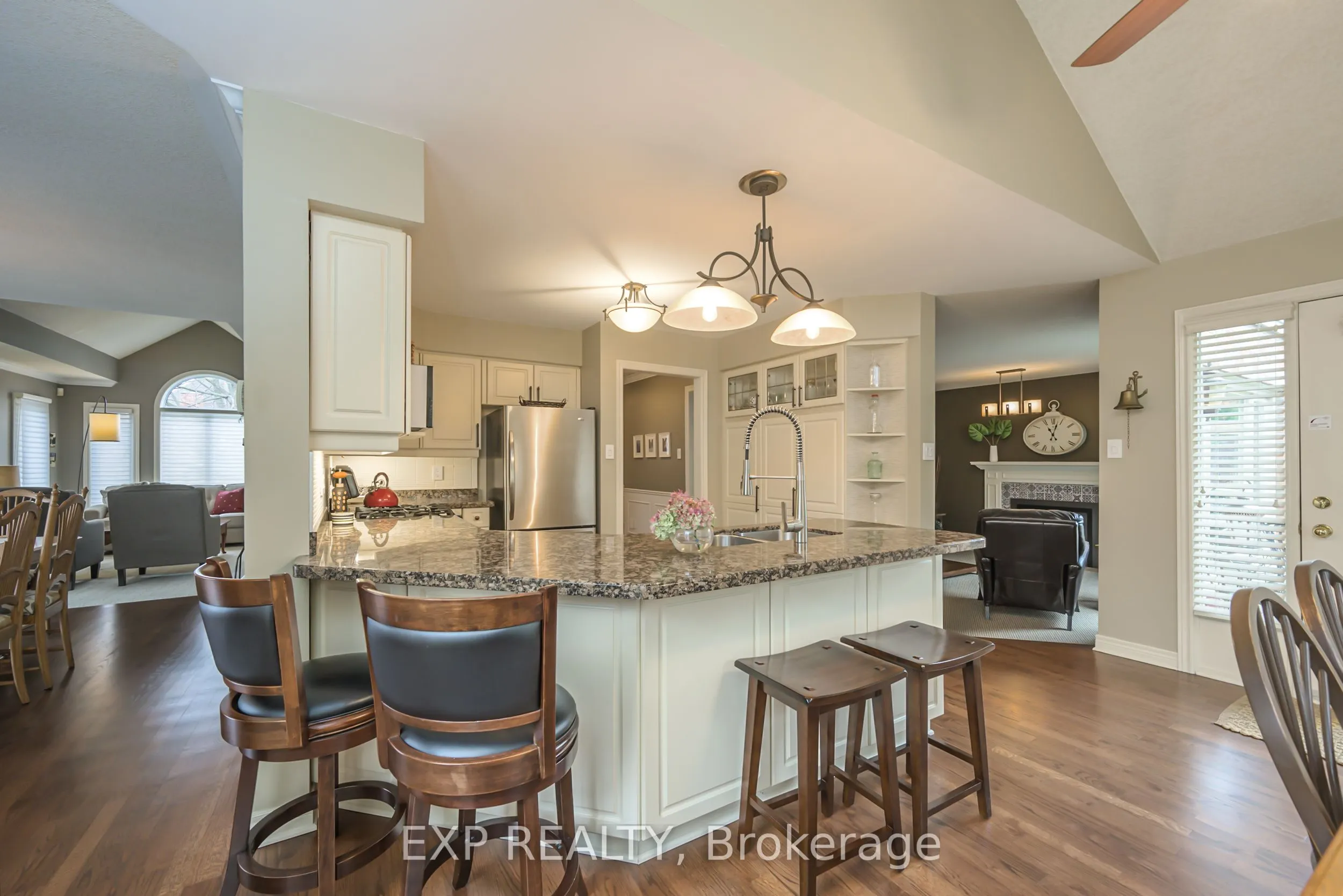 22 Glenridge Crescent