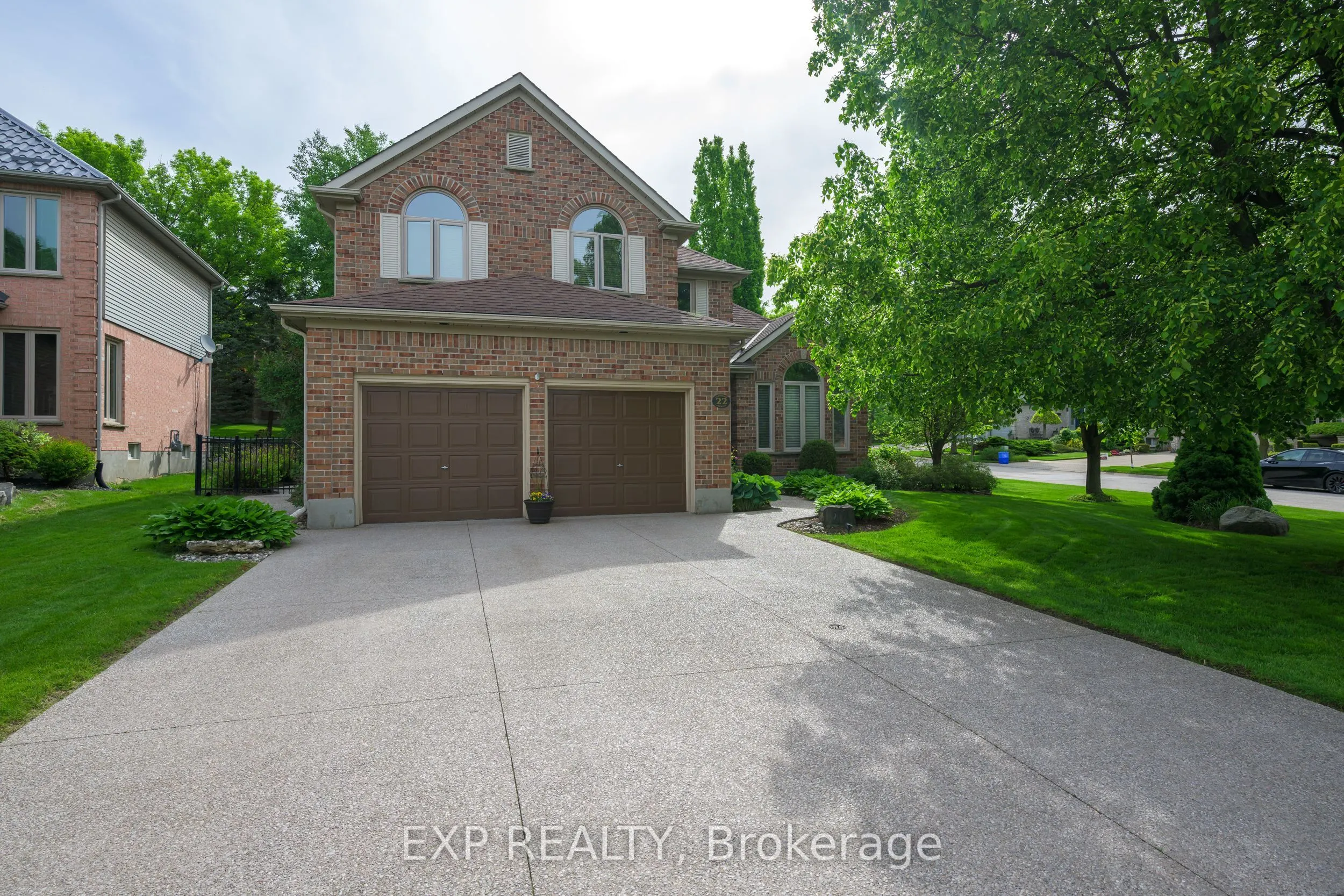 22 Glenridge Crescent