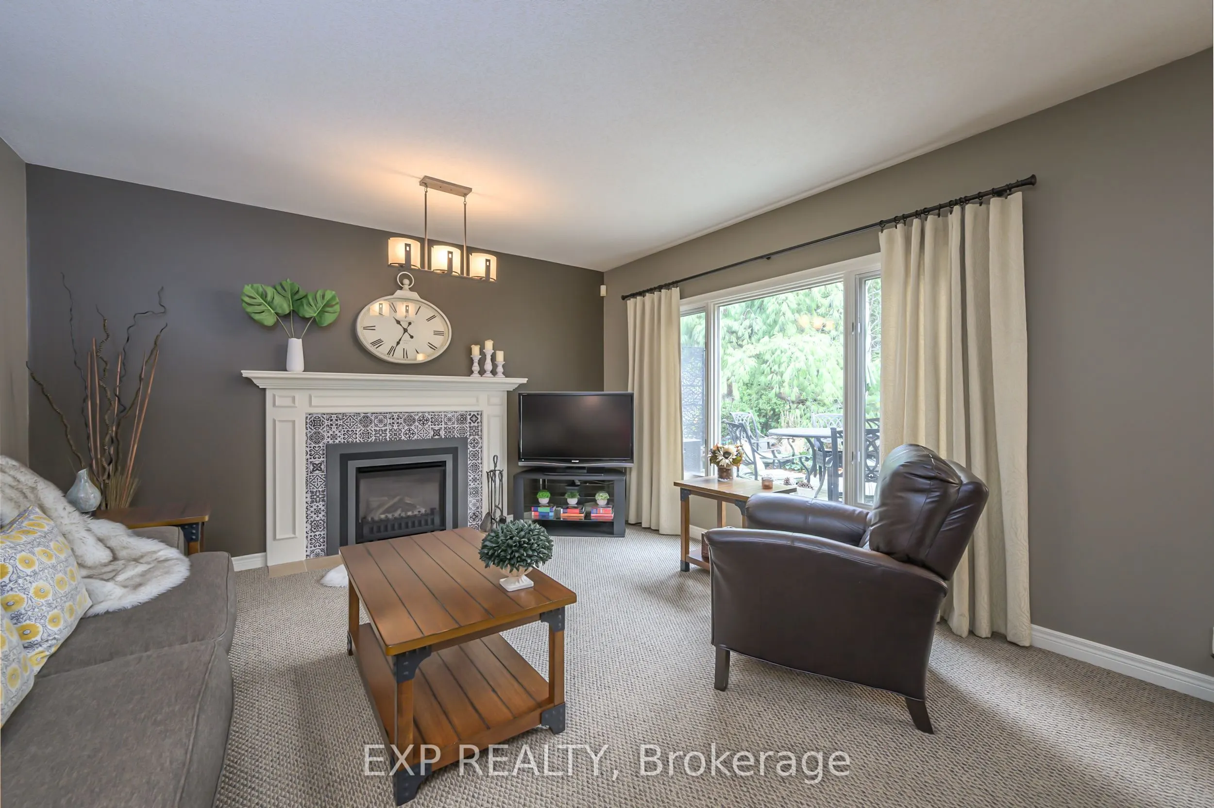 22 Glenridge Crescent