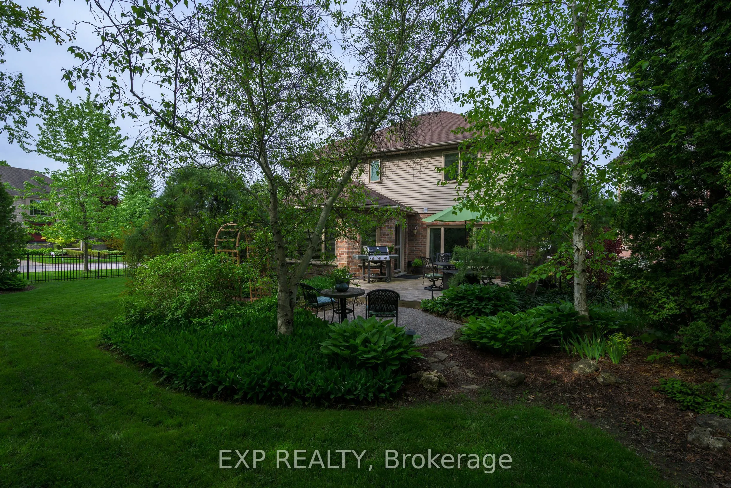 22 Glenridge Crescent