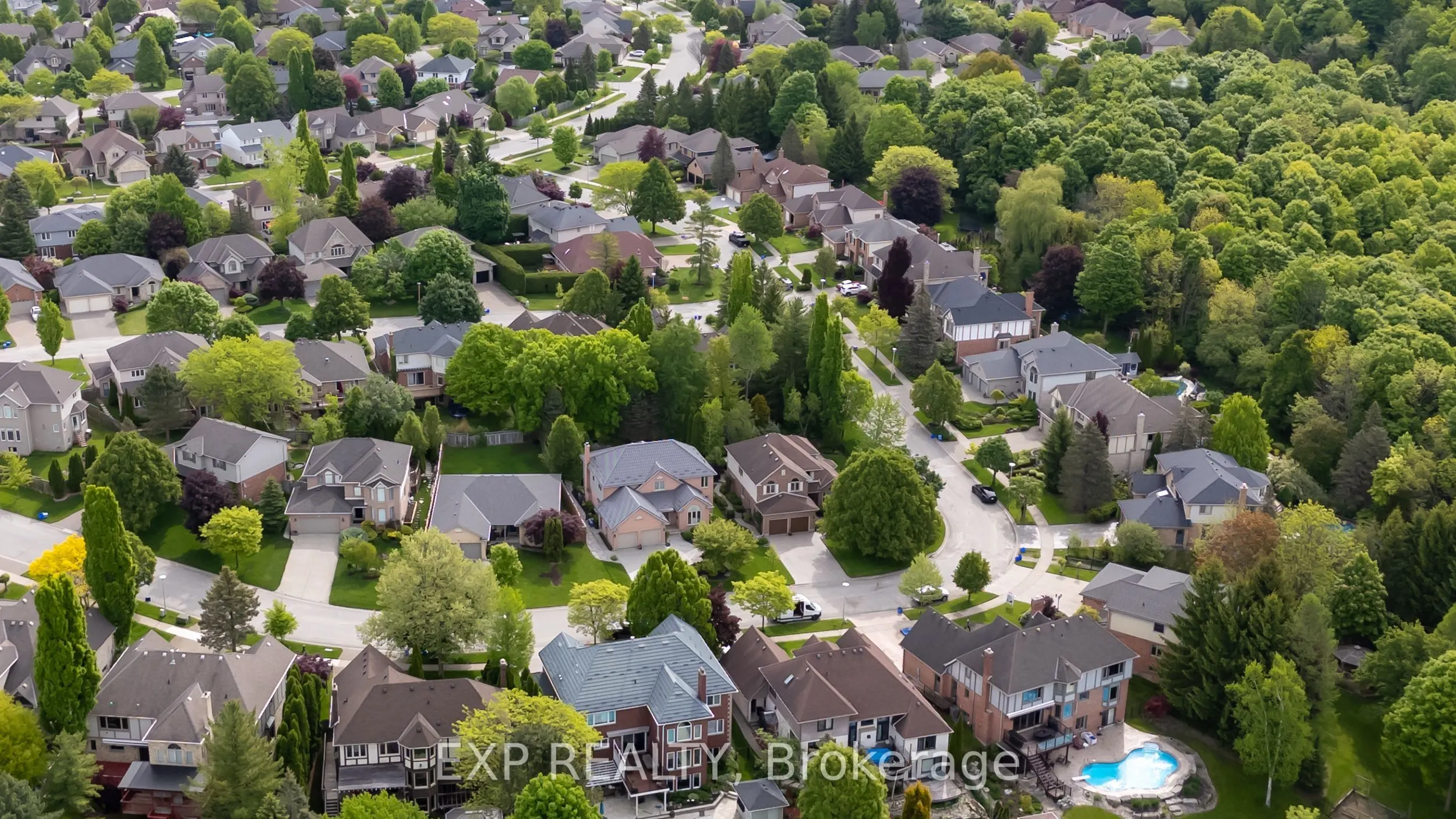 22 Glenridge Crescent