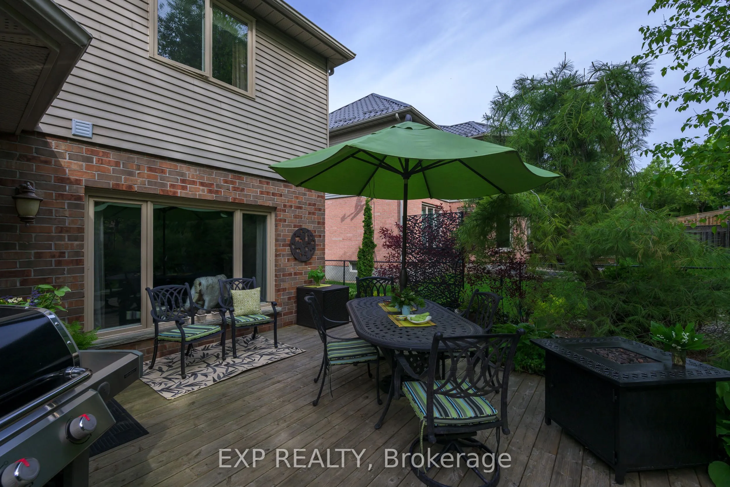 22 Glenridge Crescent