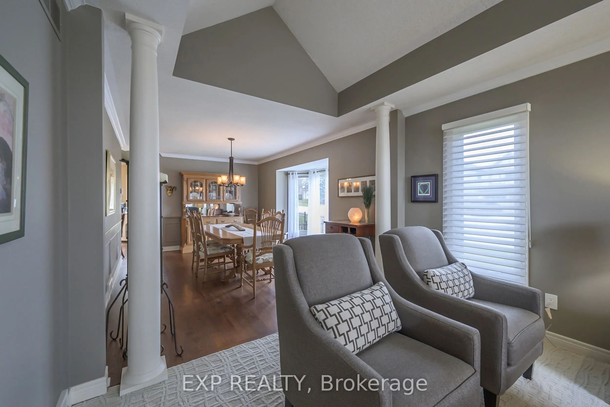 22 Glenridge Crescent