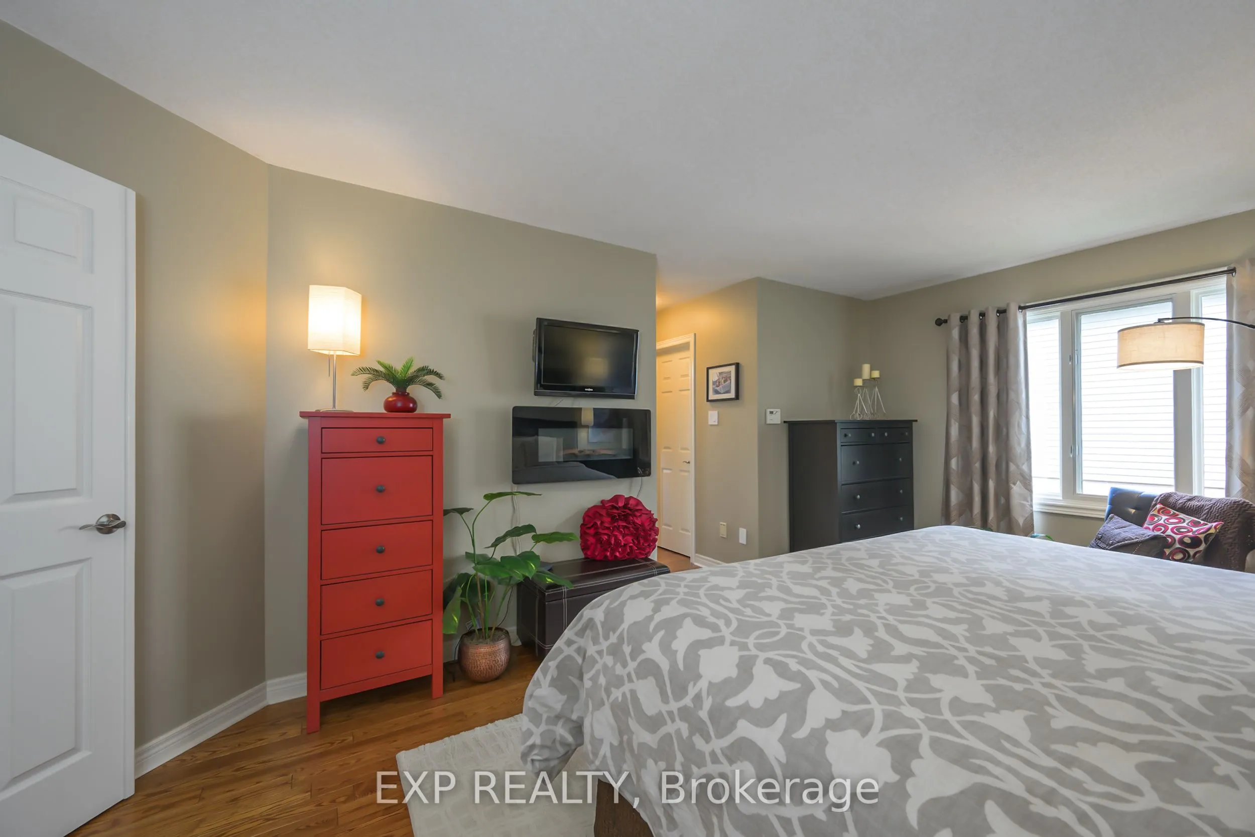 22 Glenridge Crescent