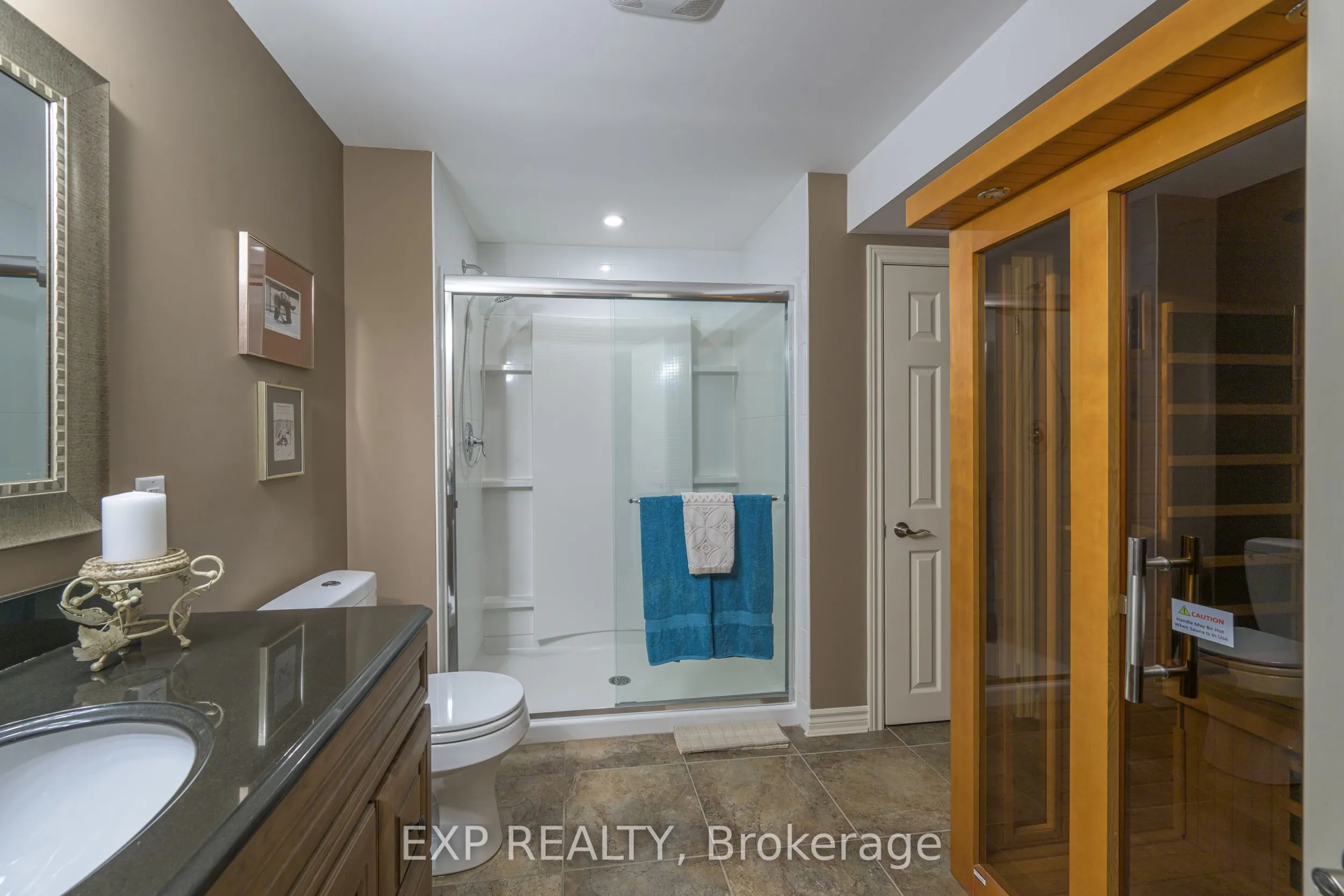 22 Glenridge Crescent