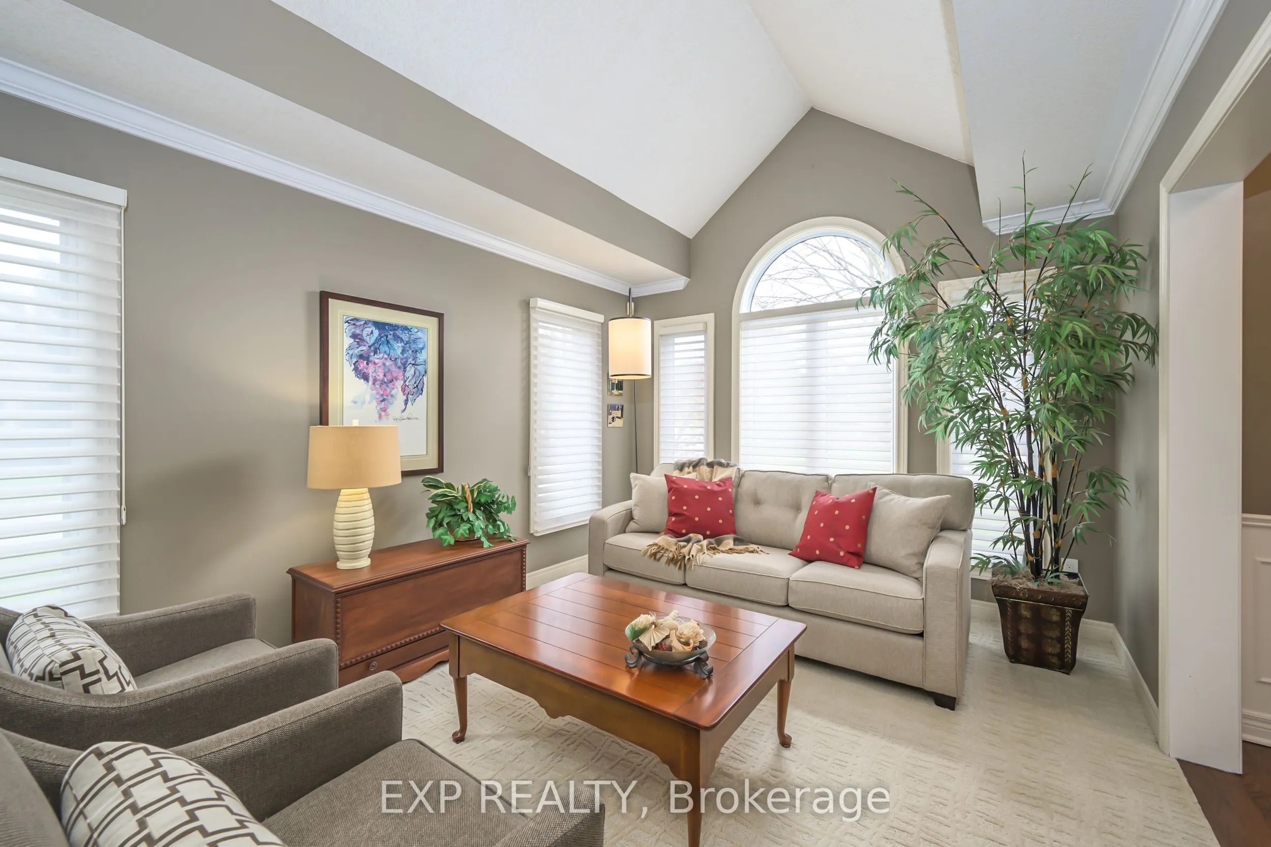 22 Glenridge Crescent