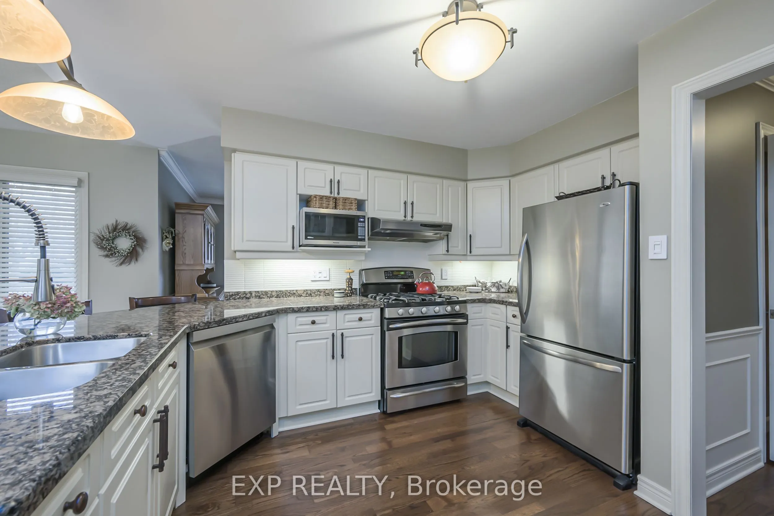 22 Glenridge Crescent