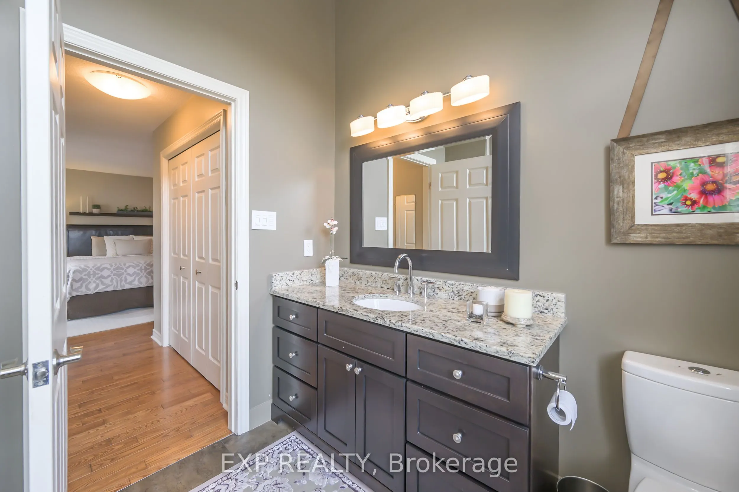 22 Glenridge Crescent