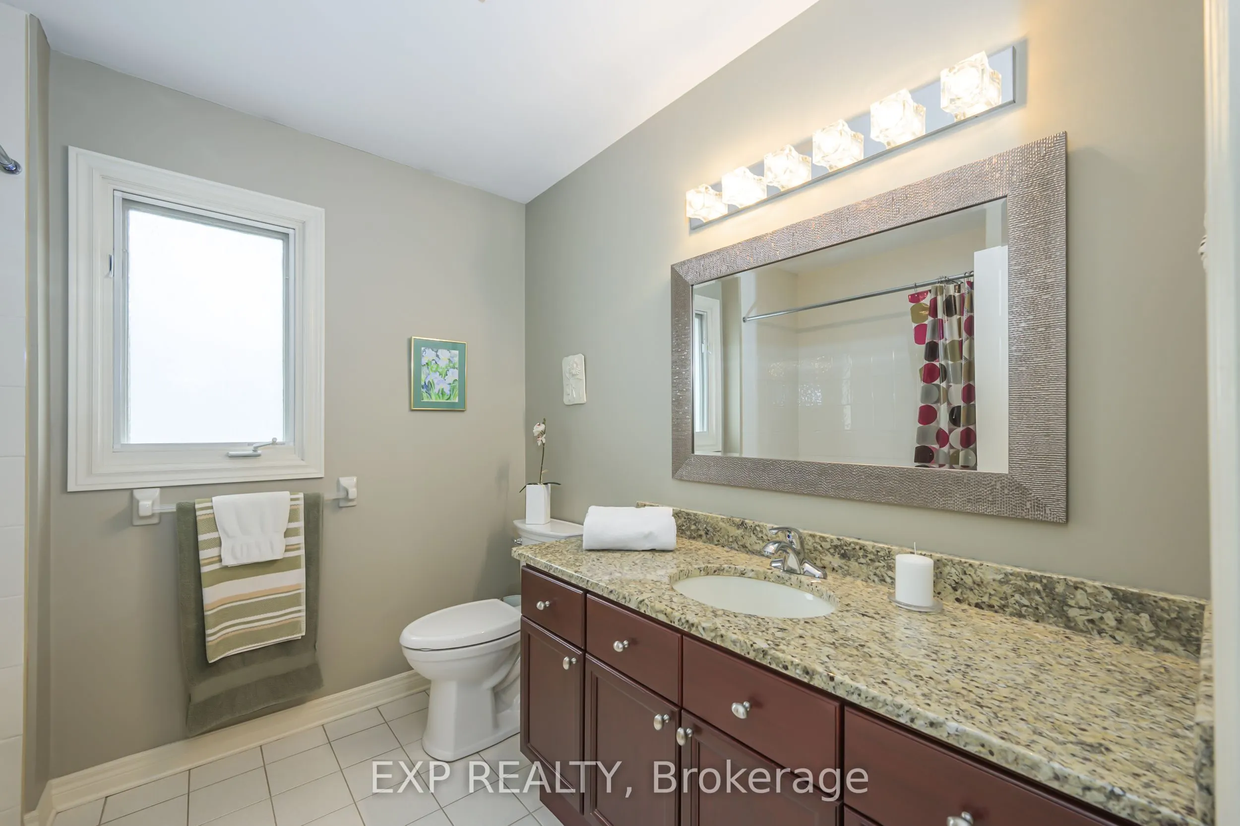 22 Glenridge Crescent