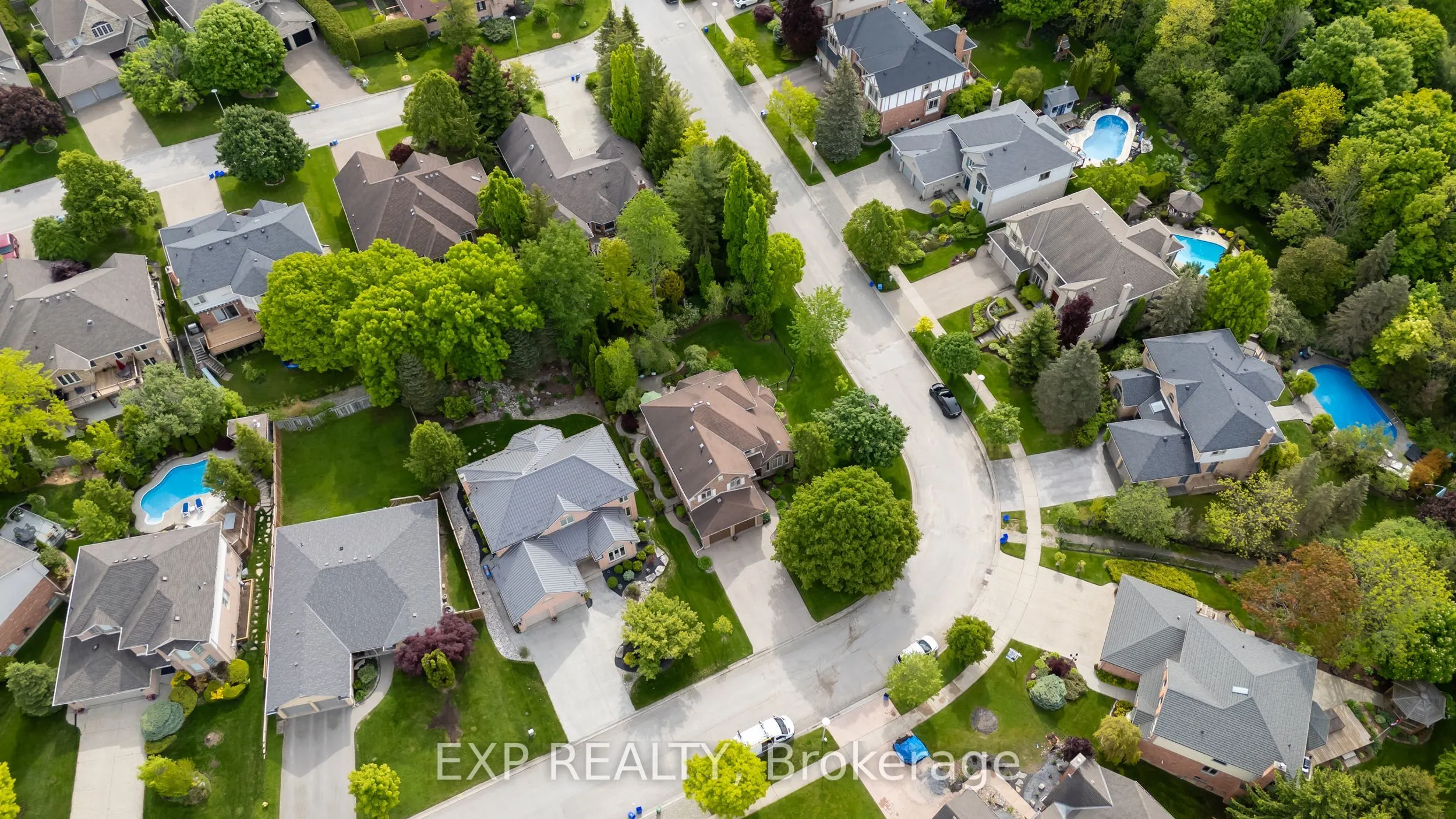 22 Glenridge Crescent