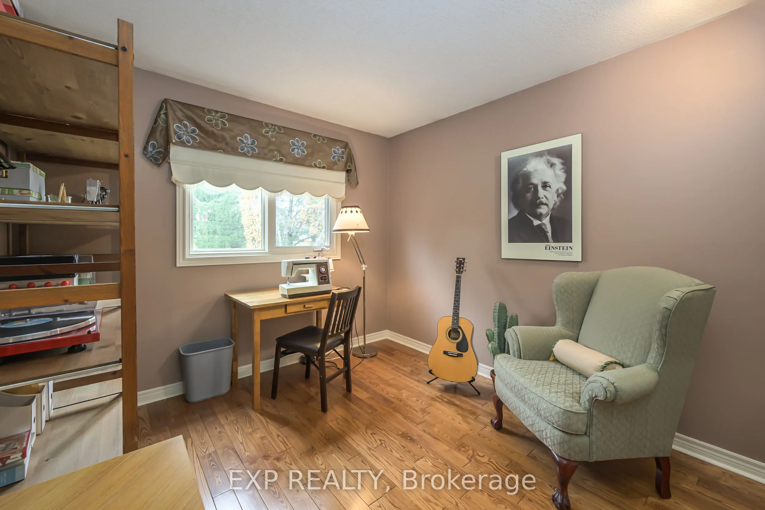 22 Glenridge Crescent