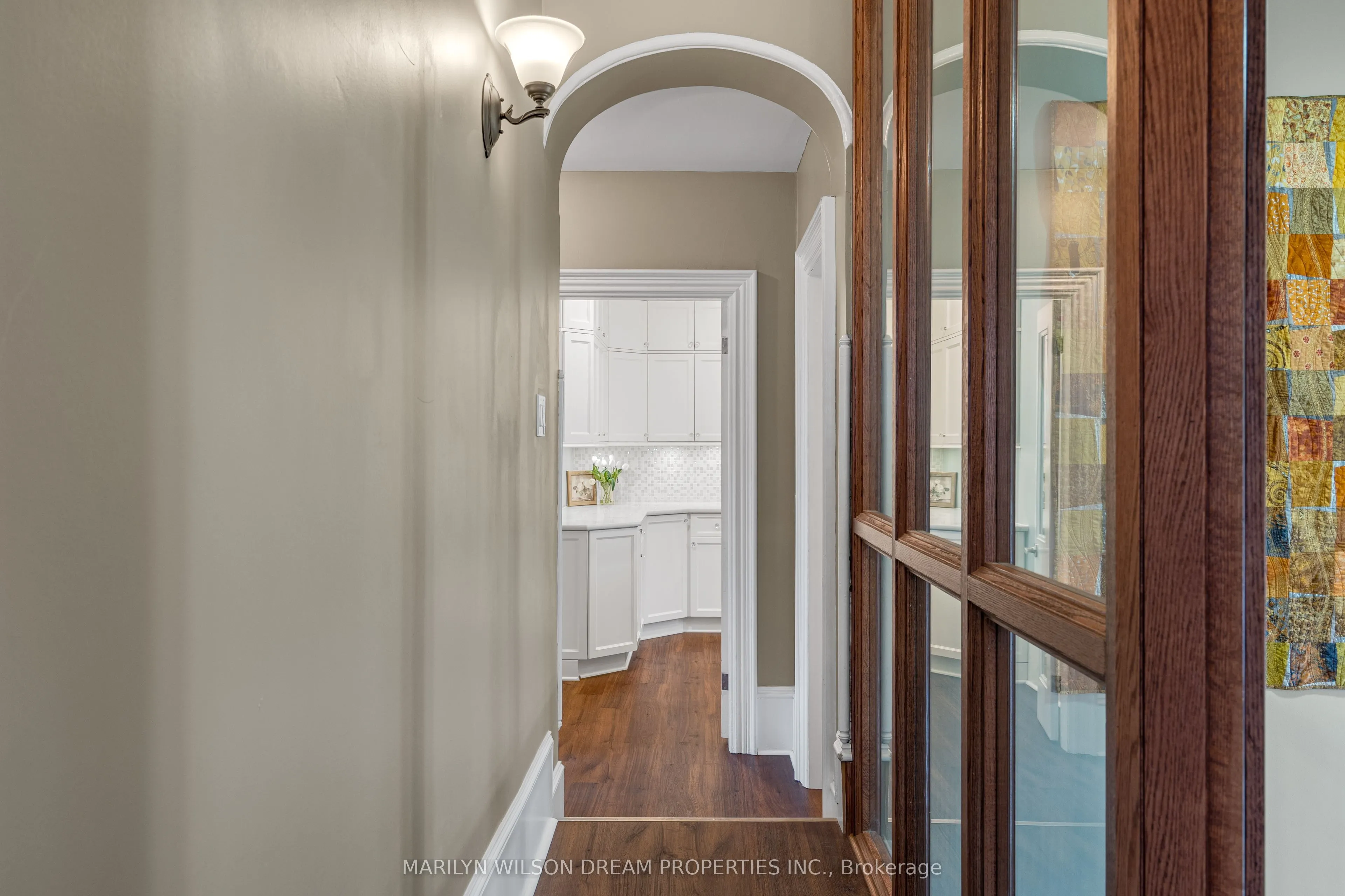 24 Lake Avenue W