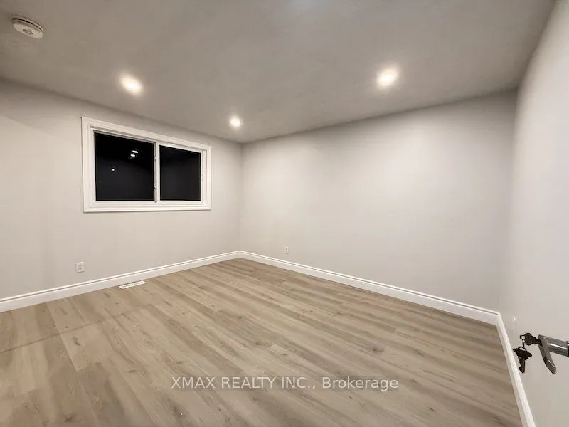 452 Midwood Crescent