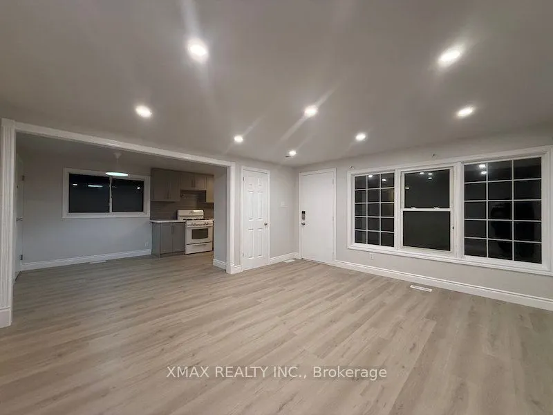 452 Midwood Crescent