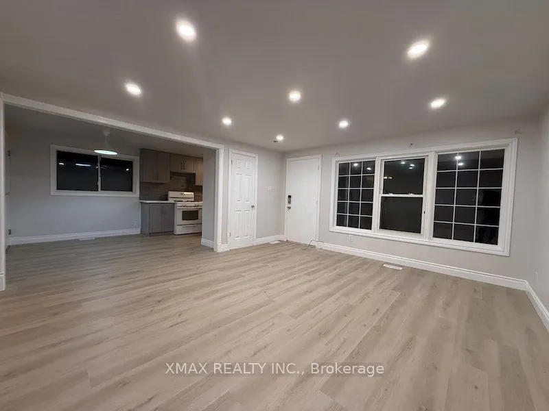 452 Midwood Crescent