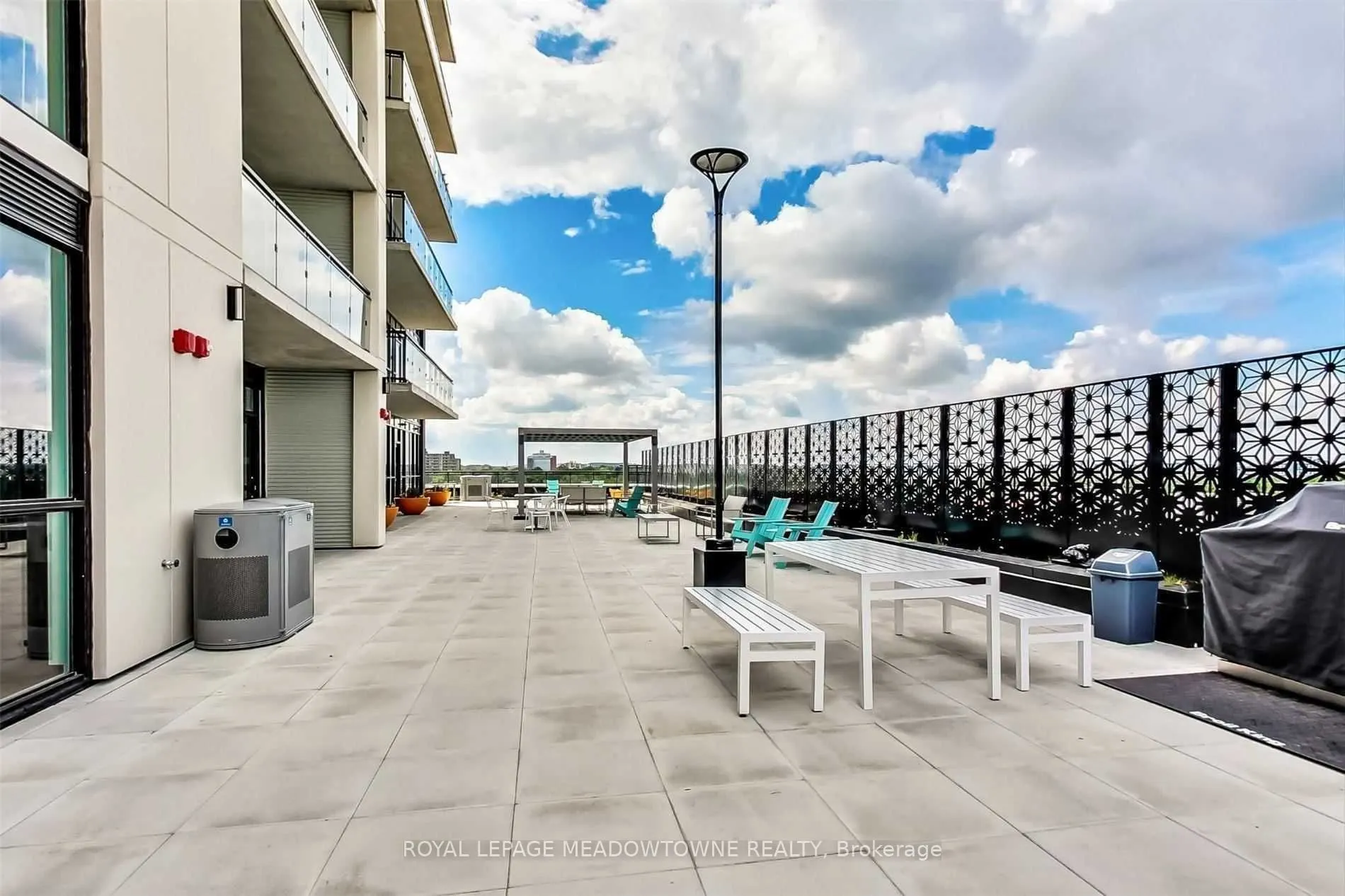 60 Charles Street W, #1206