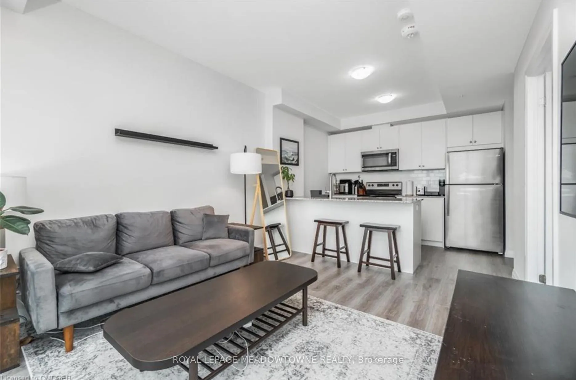 60 Charles Street W, #1206