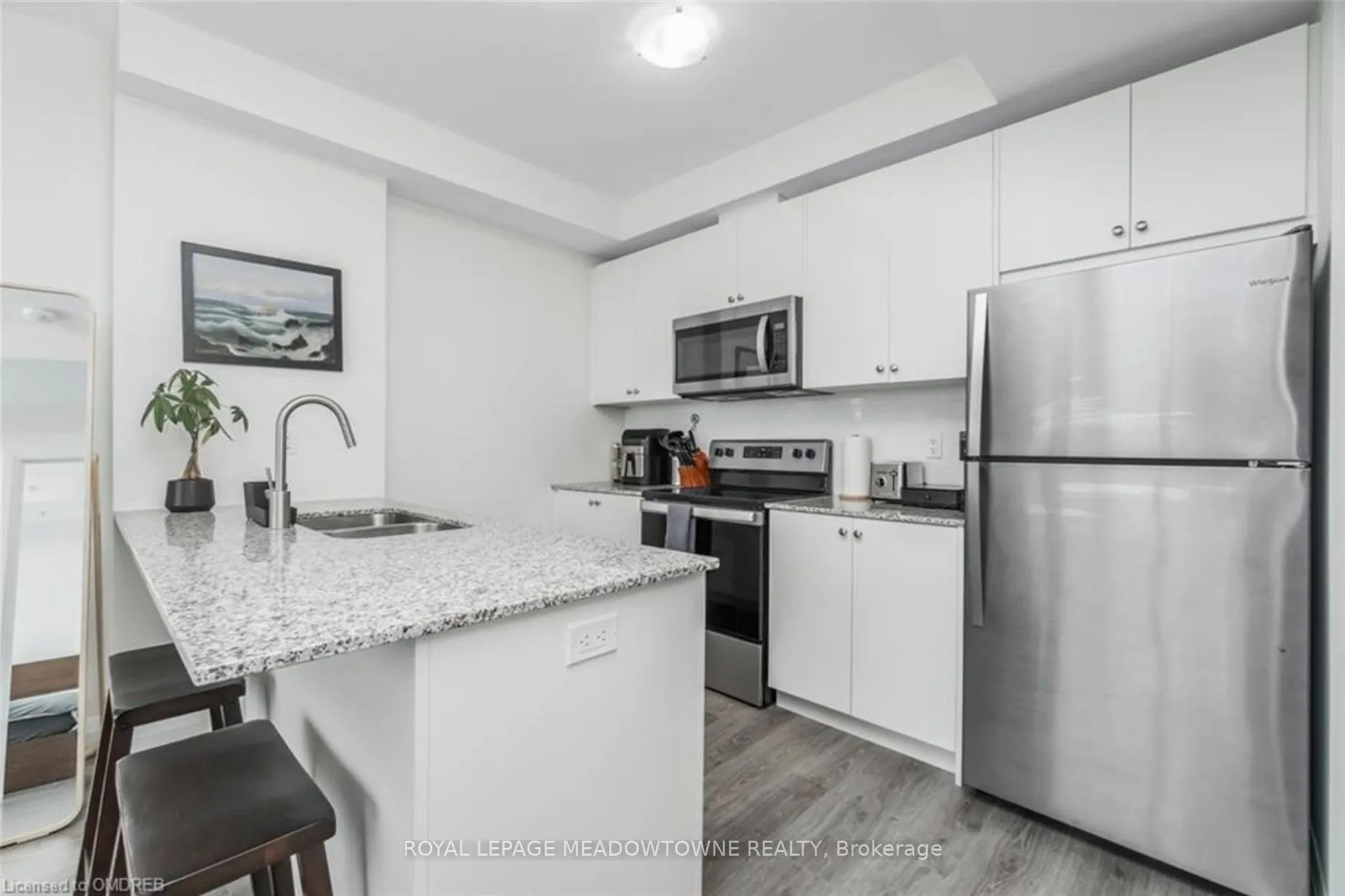 60 Charles Street W, #1206