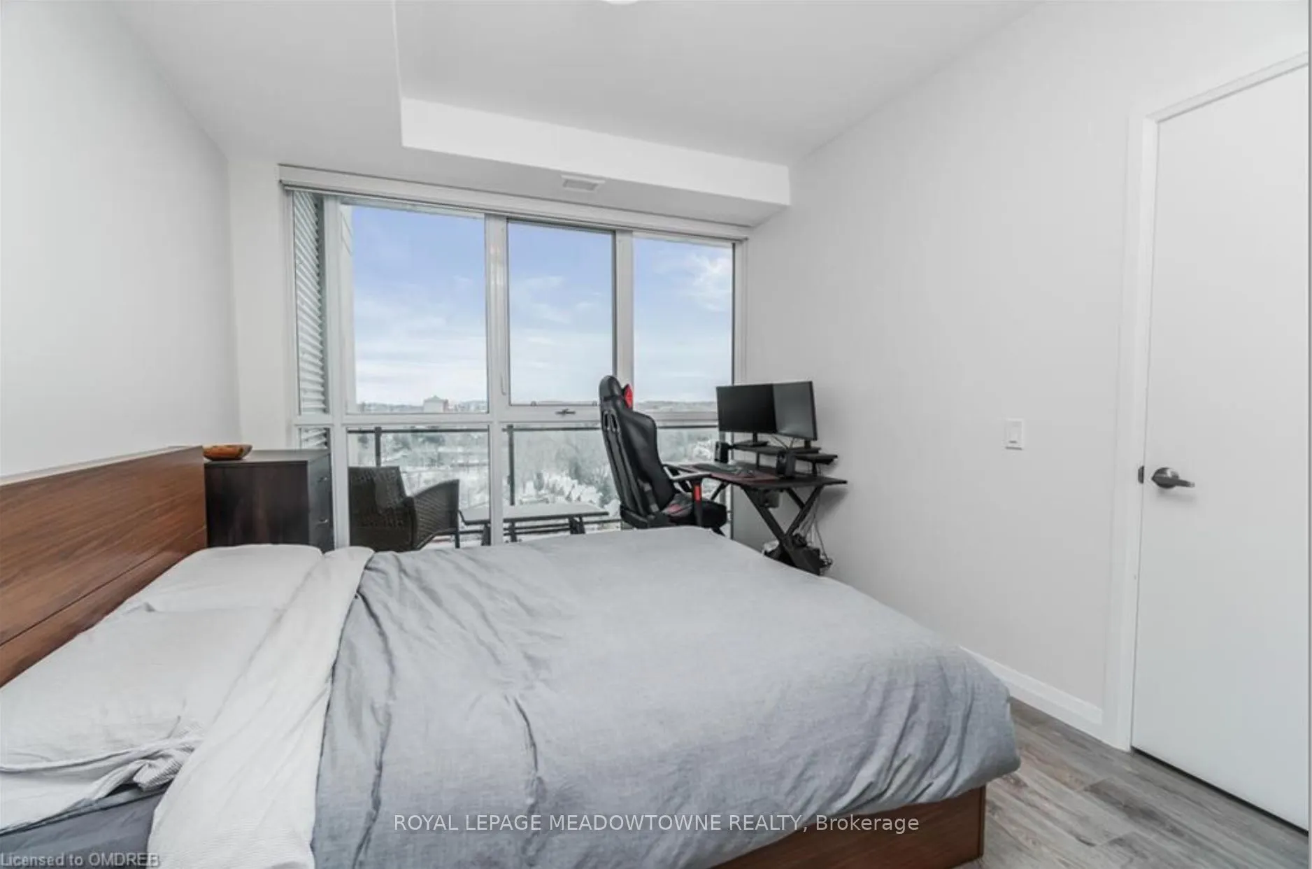 60 Charles Street W, #1206