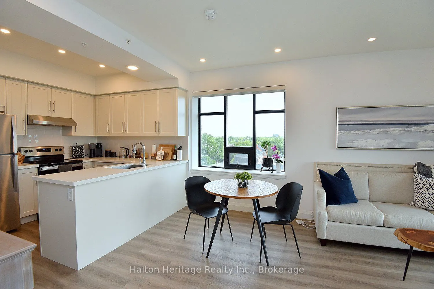 30 Hamilton Street S, #510