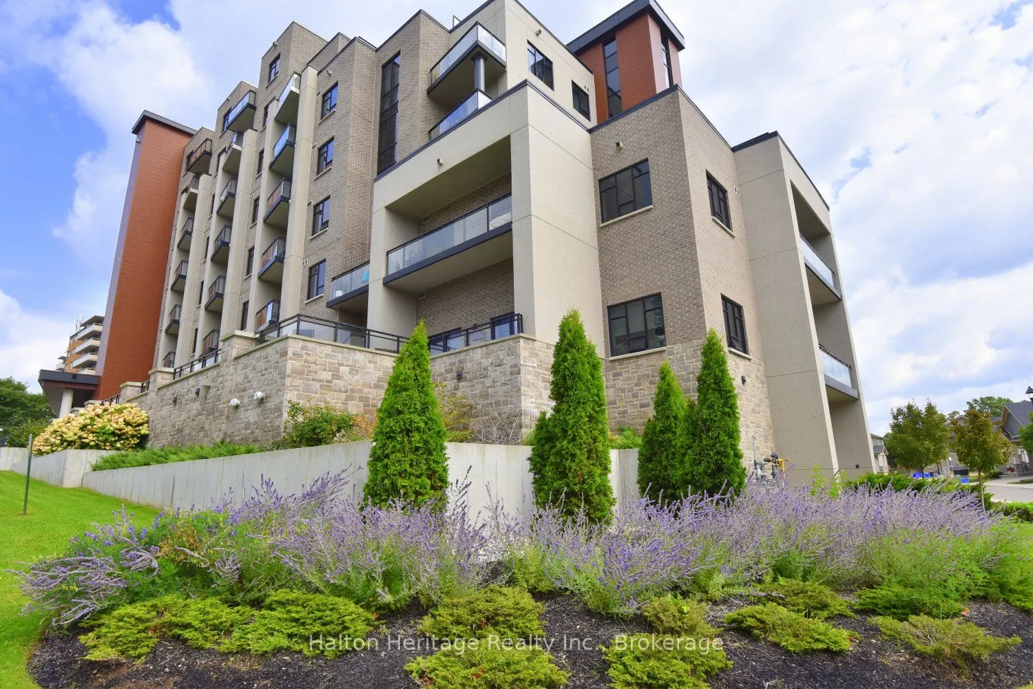 30 Hamilton Street S, #510