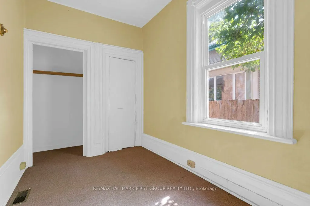 34 Hillside Street