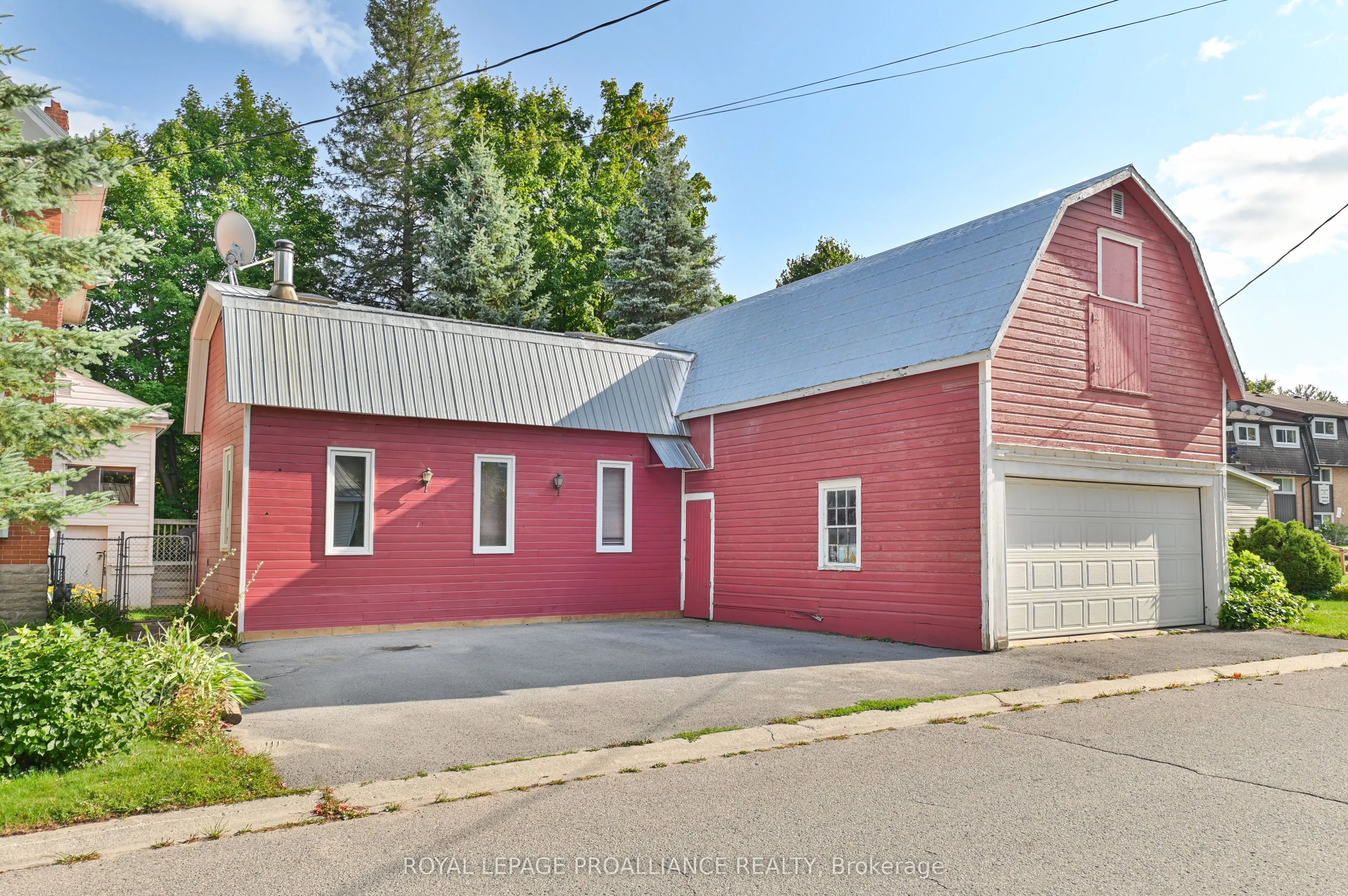 262 Metcalf Street