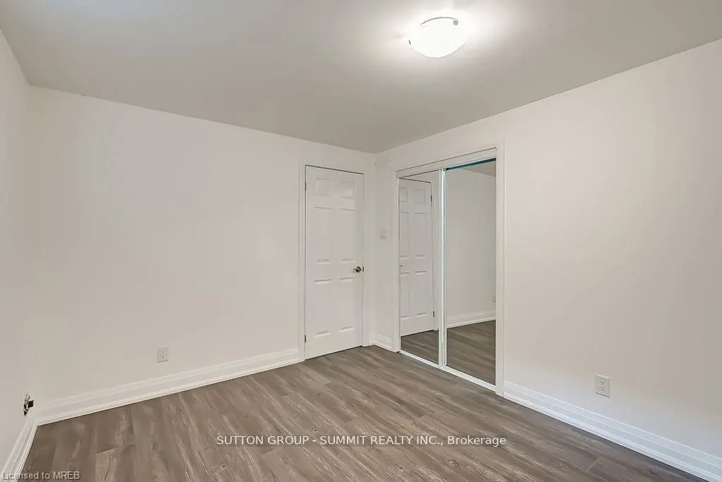 16 Upper Canada Drive, #Main