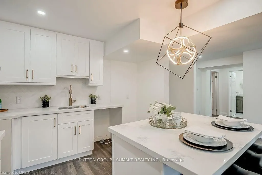 16 Upper Canada Drive, #Main